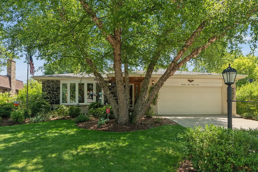 7933 Glen Lane Darien IL 60561