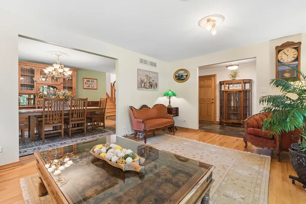 7933 Glen Lane Darien IL 60561