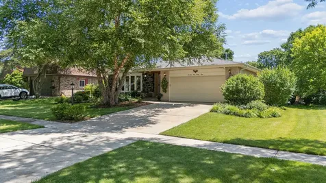 7933 Glen Lane Darien IL 60561