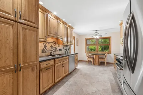 7933 Glen Lane Darien IL 60561