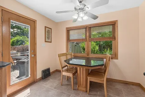 7933 Glen Lane Darien IL 60561
