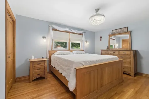7933 Glen Lane Darien IL 60561