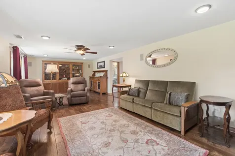 7933 Glen Lane Darien IL 60561