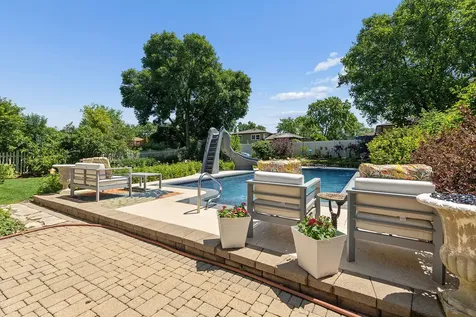 7933 Glen Lane Darien IL 60561