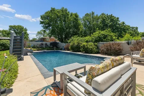 7933 Glen Lane Darien IL 60561