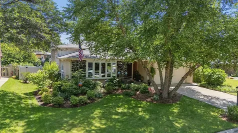 7933 Glen Lane Darien IL 60561