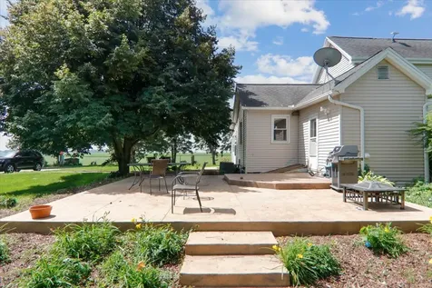 17669 North 2400 Road E Towanda IL 61776