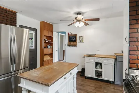 17669 North 2400 Road E Towanda IL 61776