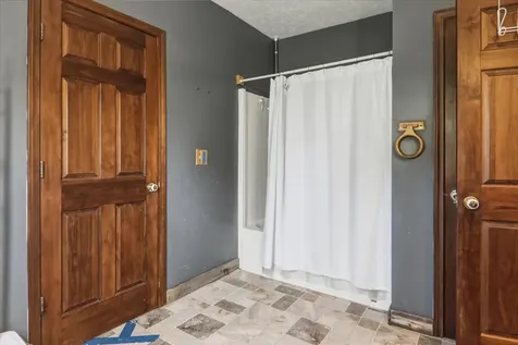 17669 North 2400 Road E Towanda IL 61776