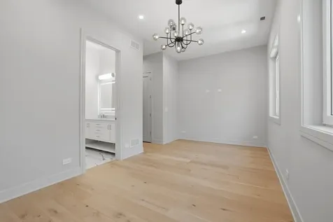 4444 North Greenview Avenue Chicago IL 60640