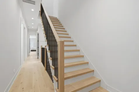 4444 North Greenview Avenue Chicago IL 60640