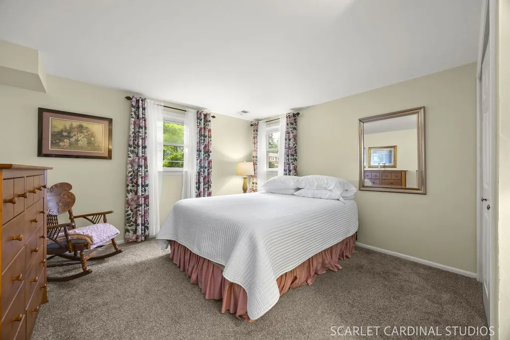 1881 Cambridge Lane Wheaton IL 60189