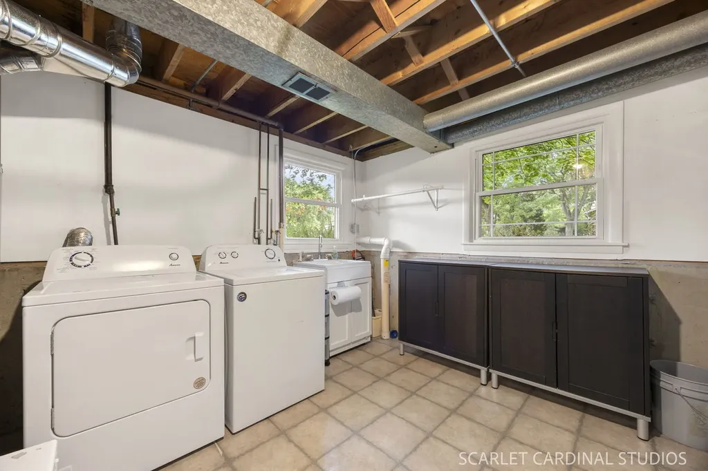 1881 Cambridge Lane Wheaton IL 60189