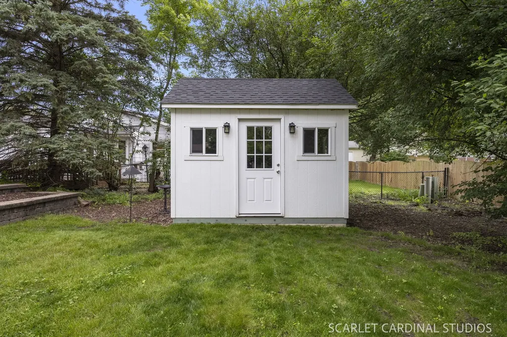 1881 Cambridge Lane Wheaton IL 60189