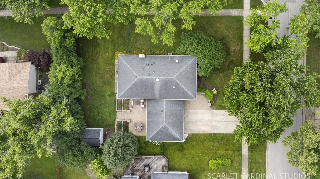 1881 Cambridge Lane Wheaton IL 60189