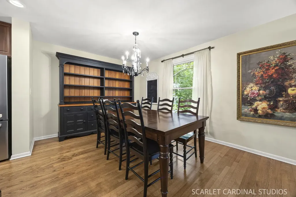 1881 Cambridge Lane Wheaton IL 60189