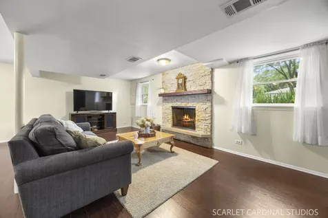 1881 Cambridge Lane Wheaton IL 60189