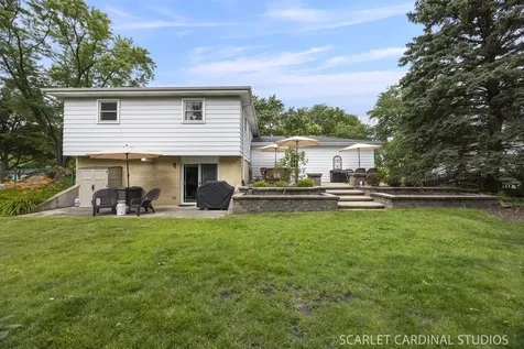 1881 Cambridge Lane Wheaton IL 60189
