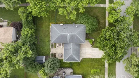 1881 Cambridge Lane Wheaton IL 60189