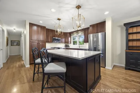 1881 Cambridge Lane Wheaton IL 60189