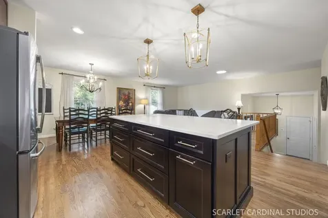 1881 Cambridge Lane Wheaton IL 60189