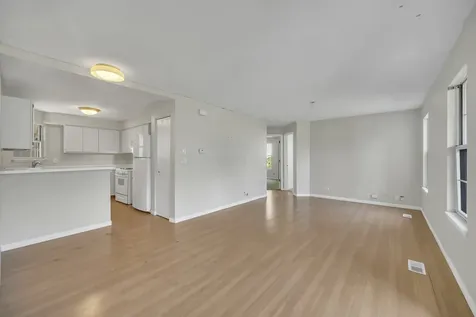1308 Coldspring Road Carol Stream IL 60188