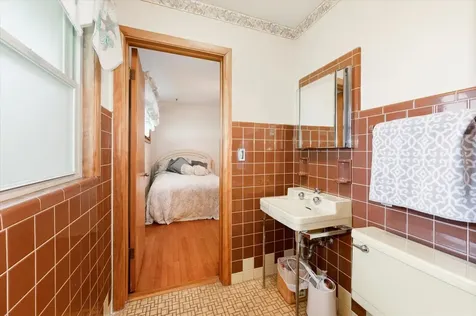 418 East End Avenue Hillside IL 60162