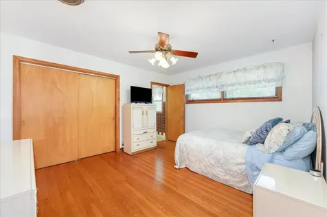 418 East End Avenue Hillside IL 60162