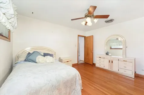 418 East End Avenue Hillside IL 60162