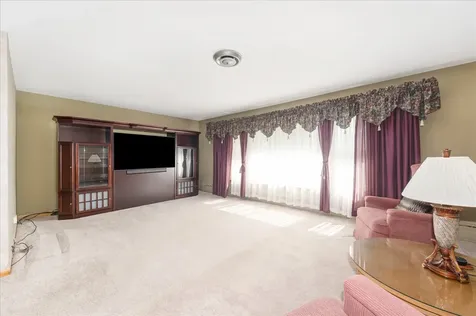 418 East End Avenue Hillside IL 60162