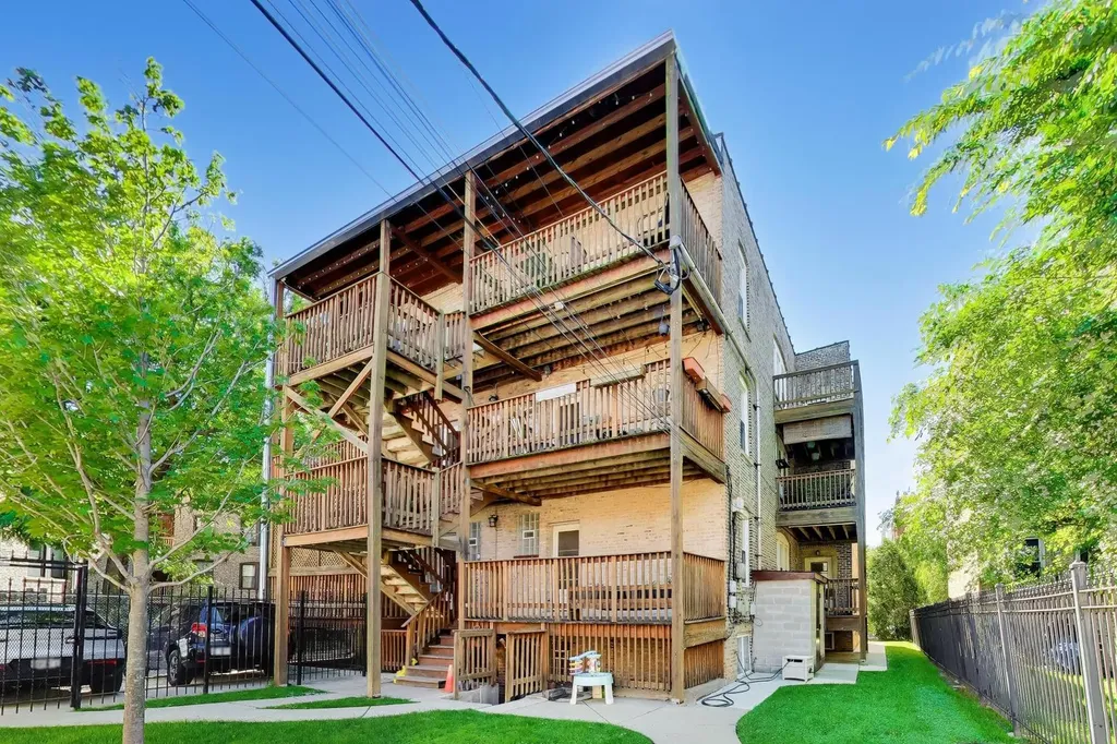 2730 North Sawyer Avenue Chicago IL 60647