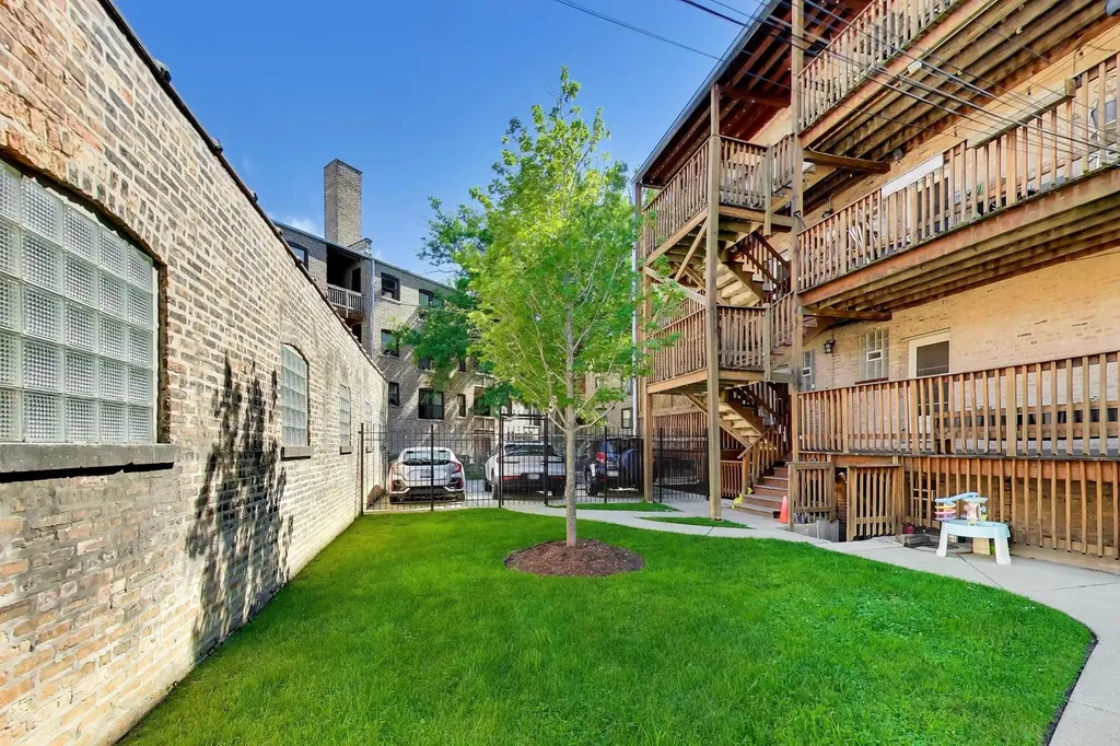 2730 North Sawyer Avenue Chicago IL 60647