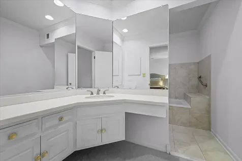 727 Raleigh Court Northbrook IL 60062