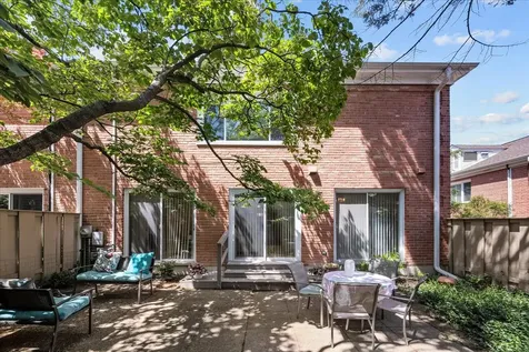 727 Raleigh Court Northbrook IL 60062