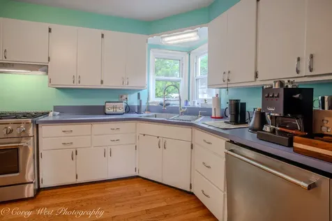 1319 W State Street Geneva IL 60134