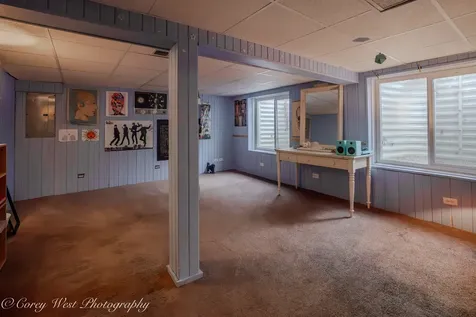 1319 W State Street Geneva IL 60134