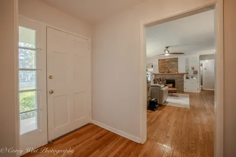 1319 W State Street Geneva IL 60134