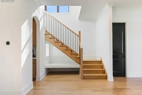 2214 West Oakdale Avenue Chicago IL 60618
