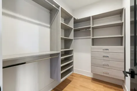 2214 West Oakdale Avenue Chicago IL 60618