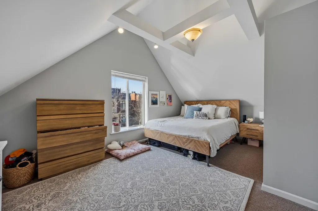 1933 North Winchester Street Chicago IL 60622