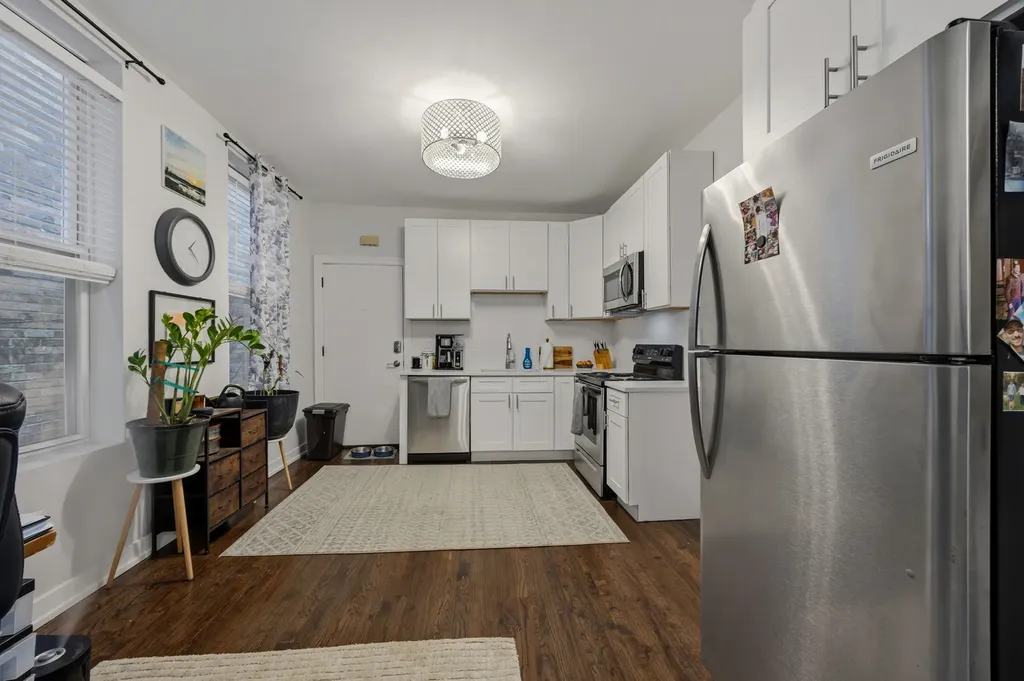 1933 North Winchester Street Chicago IL 60622