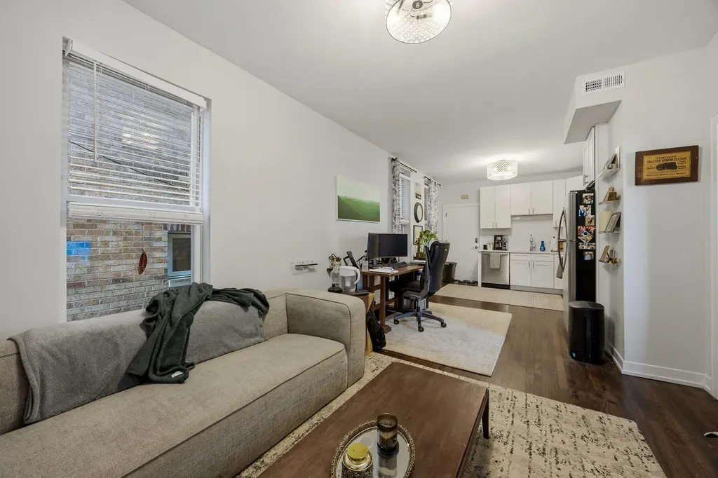1933 North Winchester Street Chicago IL 60622