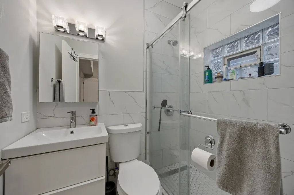 1933 North Winchester Street Chicago IL 60622