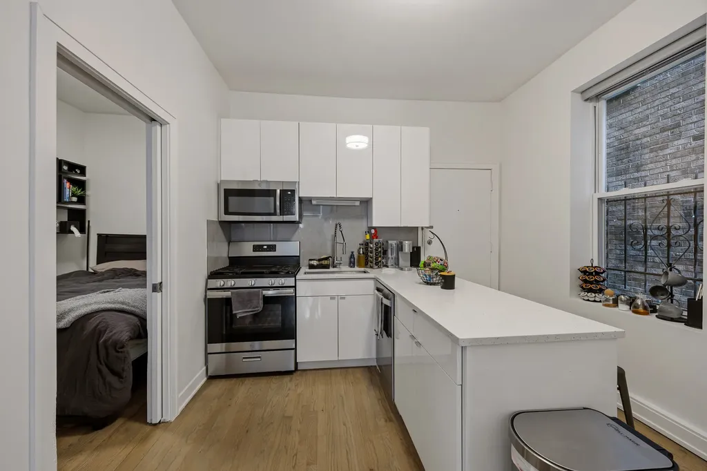 1933 North Winchester Street Chicago IL 60622