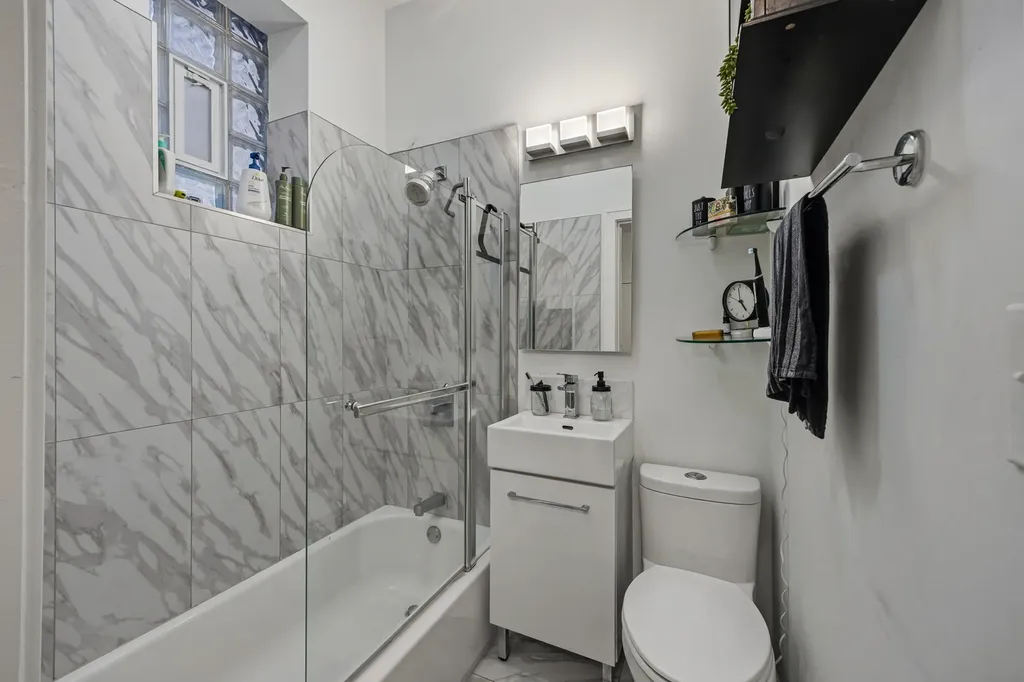 1933 North Winchester Street Chicago IL 60622