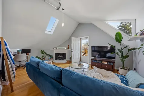 1933 North Winchester Street Chicago IL 60622