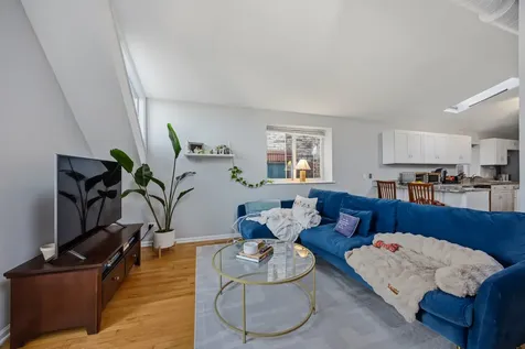 1933 North Winchester Street Chicago IL 60622