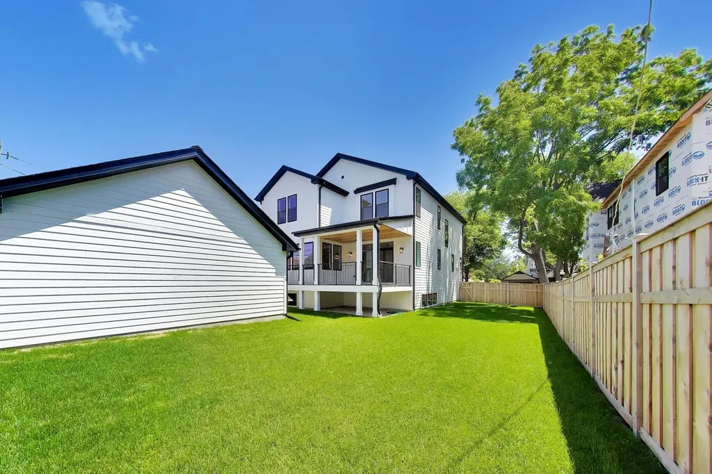 6010 North Neva Avenue Chicago IL 60631