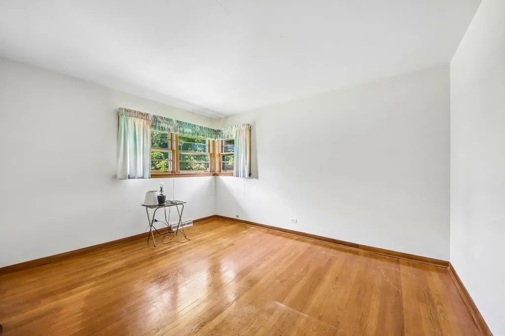 418 Highland Road Willowbrook IL 60527
