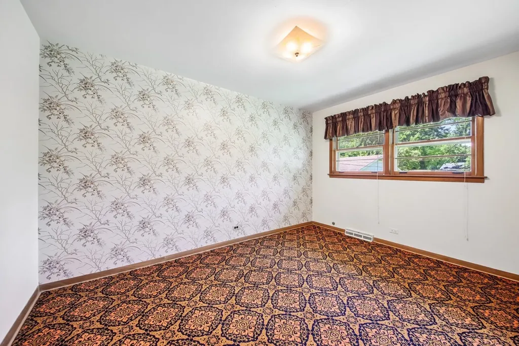 418 Highland Road Willowbrook IL 60527